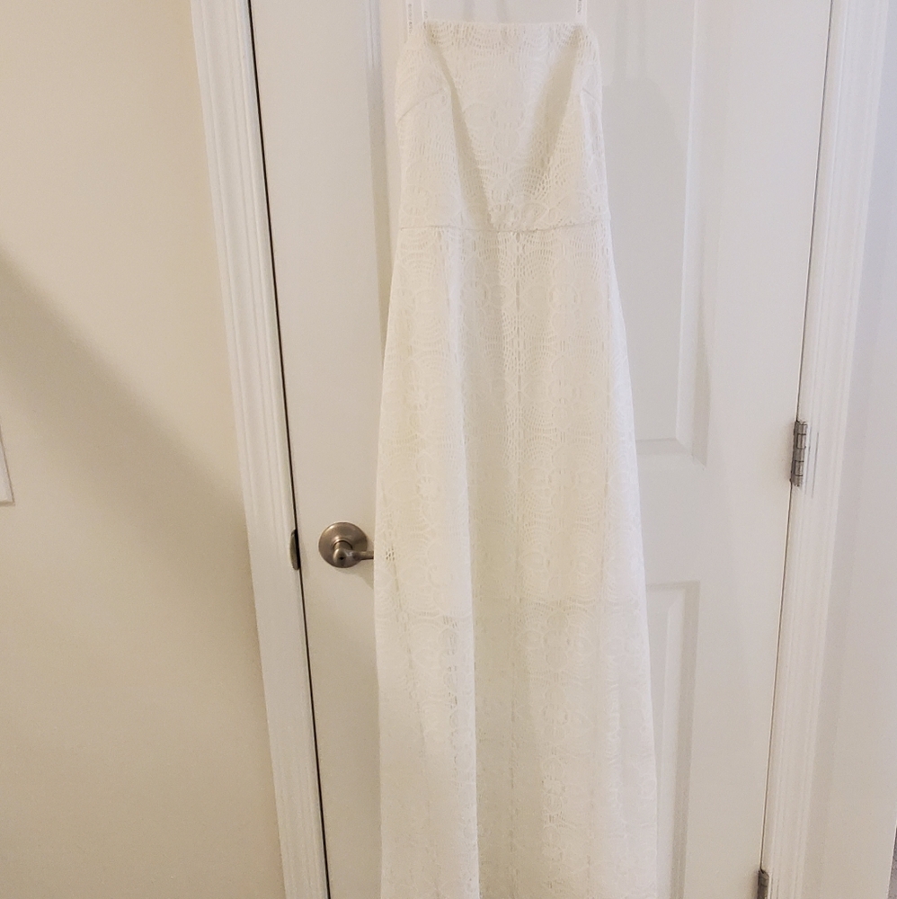 Bisou Bisou White lace Maxi Dress